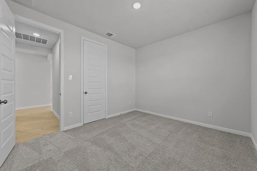 Spacious, unfurnished interior of a new home in Tinsley Meadows, Van Alstyne (Image 13).
