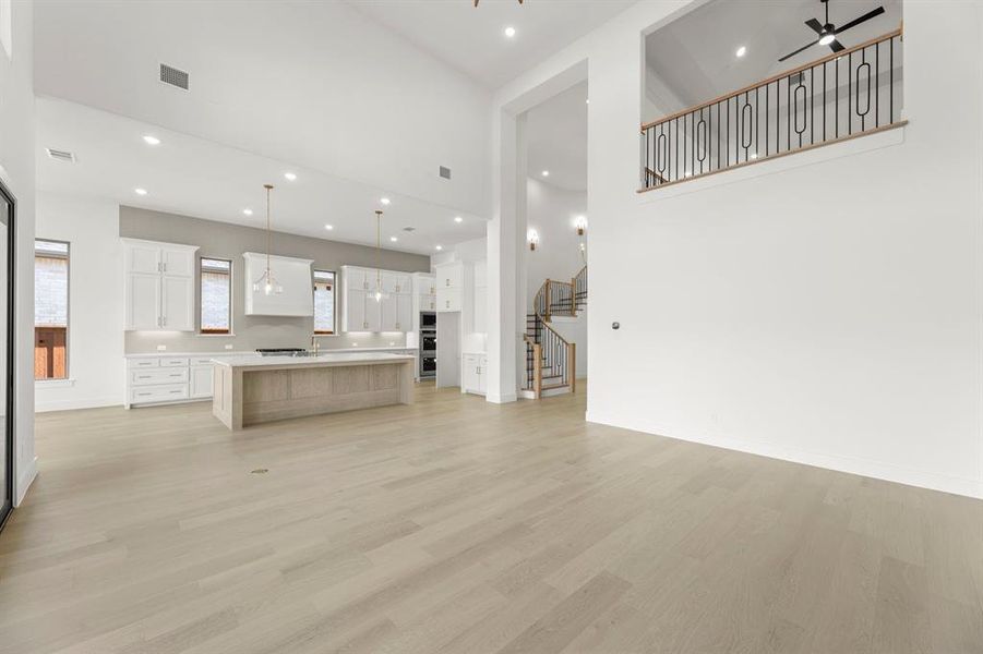 17. 551 Twilight - Family (4) 17. 551 Twilight - Family (4)