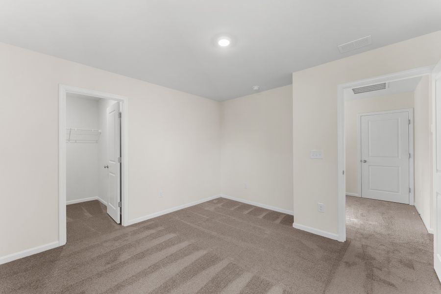 Spacious, unfurnished interior of a new home in Fairview Falls, Chesnee (Image 28).