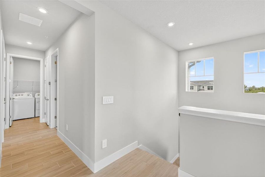 Spacious, unfurnished interior of a new home in Wellen Park, Venice (Image 16).