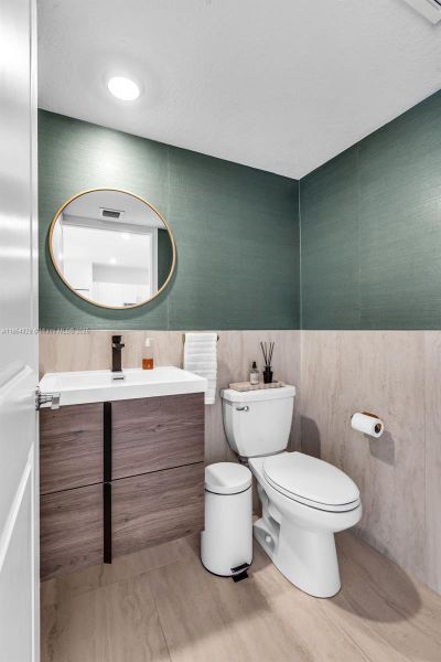 Furnished interior view inside a new home in , Coral Springs (Image 8).