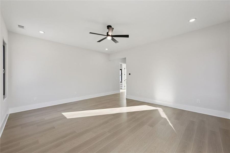Spacious, unfurnished interior of a new home in , Auburn (Image 60).