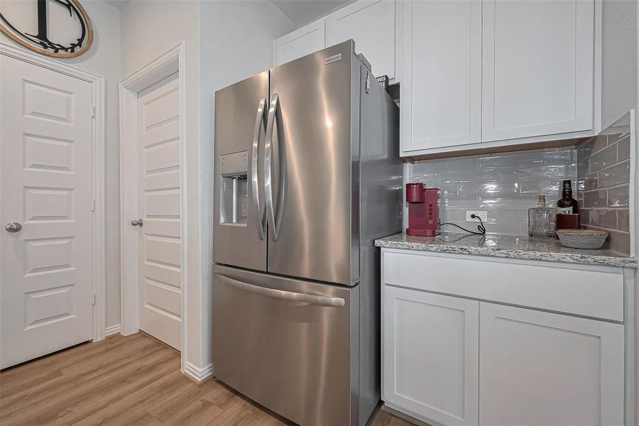 Furnished interior view inside a new home in Oakwood Estates, Waller (Image 7).