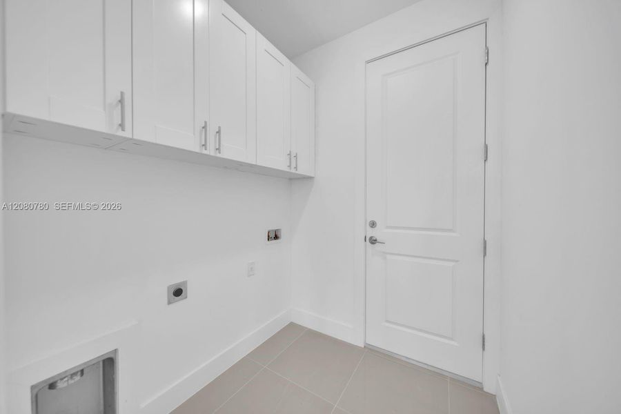 Spacious, unfurnished interior of a new home in , Lehigh Acres (Image 23). Spacious, unfurnished interior of a new home in , Lehigh Acres (Image 23).
