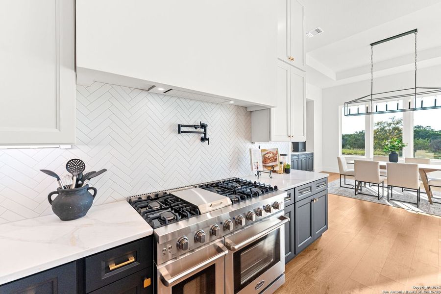 Furnished interior view inside a new home in , Bandera (Image 12).