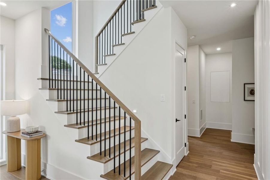 Spacious, unfurnished interior of a new home in , Atlanta (Image 38).