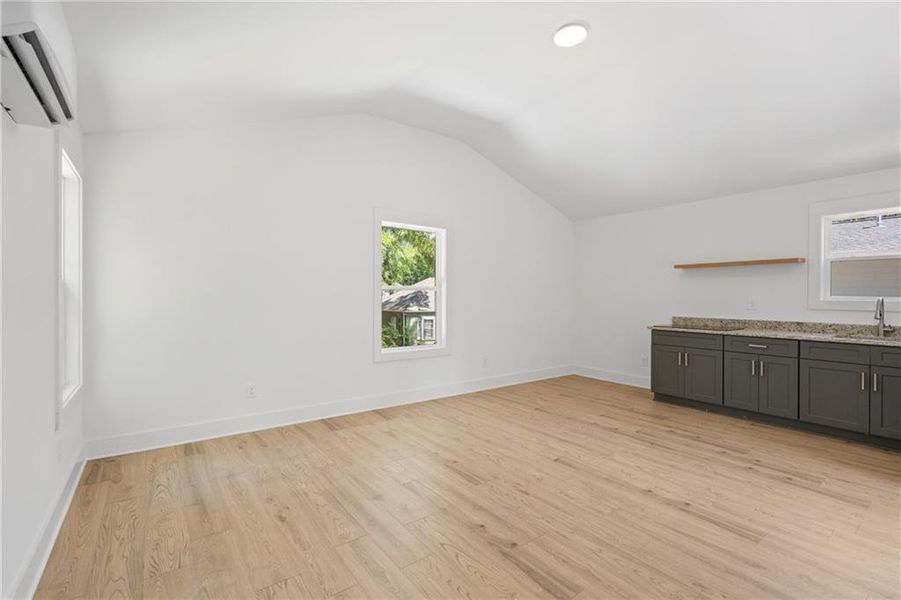 Spacious, unfurnished interior of a new home in , Atlanta (Image 54).