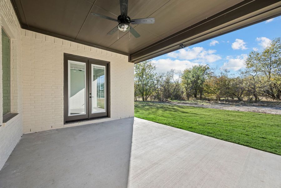 Exterior details and patio area of a home in Rolling Creek Ranch, Aledo (Image 3).