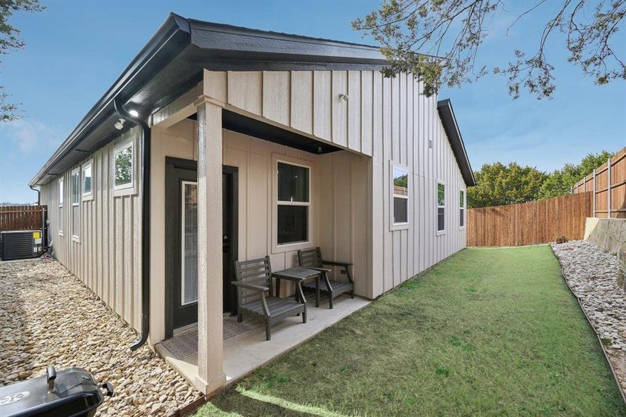 Exterior details and patio area of a home in , Granbury (Image 22).