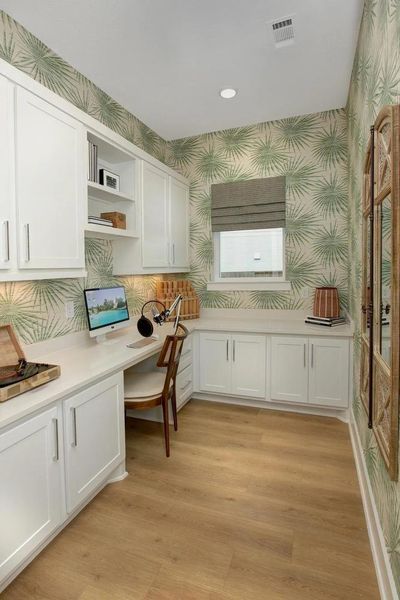 The Brynlee II Pocket Office