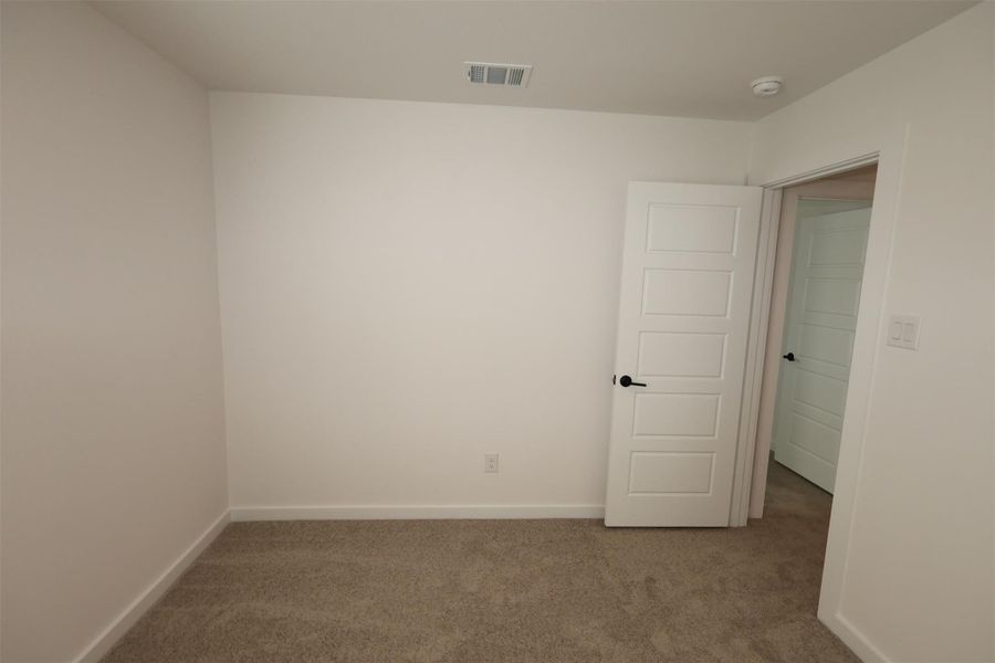 Spacious, unfurnished interior of a new home in Summerview, Fulshear (Image 26). Spacious, unfurnished interior of a new home in Summerview, Fulshear (Image 26).