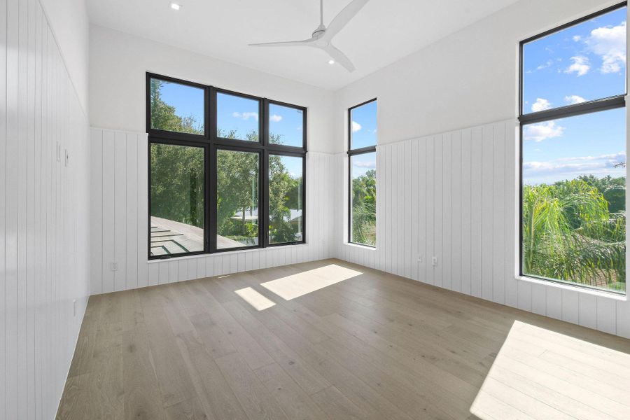 Spacious, unfurnished interior of a new home in , North Palm Beach (Image 48).
