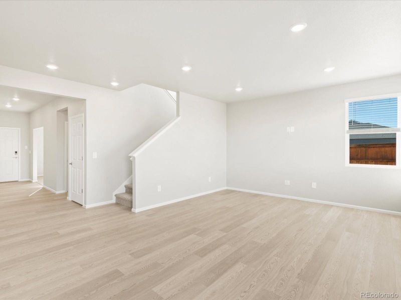 Spacious, unfurnished interior of a new home in Hidden Valley Farm, Severance (Image 25).