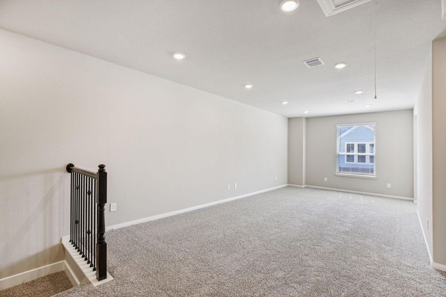 Spacious, unfurnished interior of a new home in Kemah Crossing - Luxe Series, Kemah (Image 28).