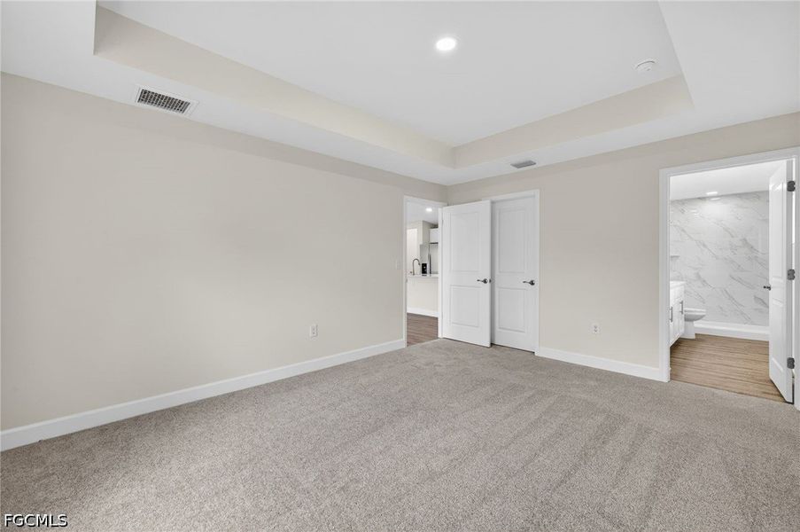Spacious, unfurnished interior of a new home in Cape Coral, Cape Coral (Image 19).