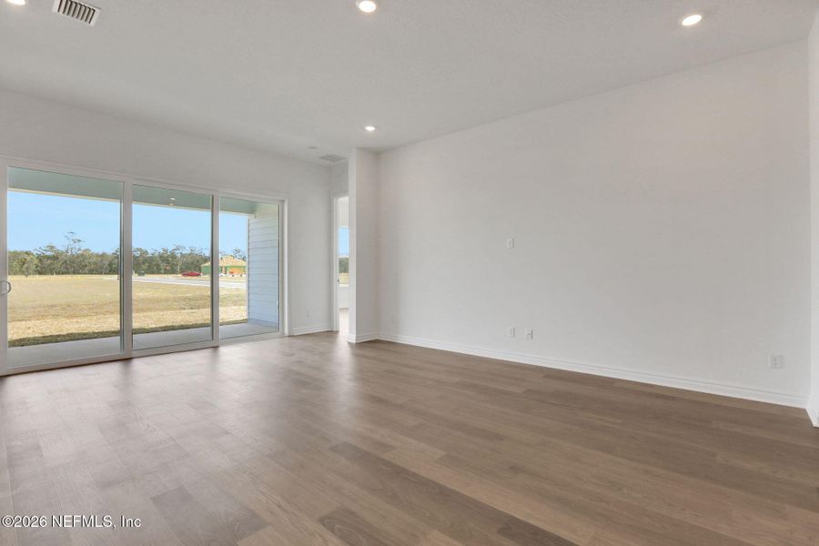 Spacious, unfurnished interior of a new home in Veranda Bay, Flagler Beach (Image 41).