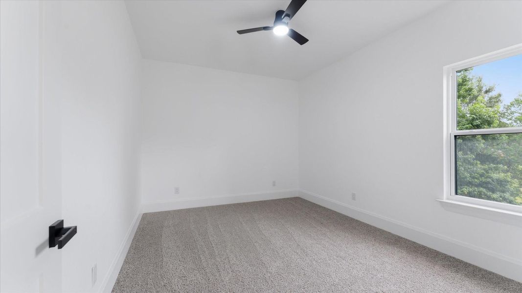 Spacious, unfurnished interior of a new home in , Conroe (Image 26).