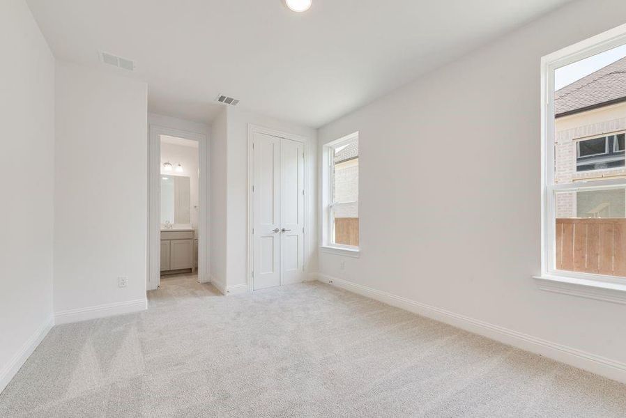 Spacious, unfurnished interior of a new home in Breezy Hill, Rockwall (Image 23). Spacious, unfurnished interior of a new home in Breezy Hill, Rockwall (Image 23).