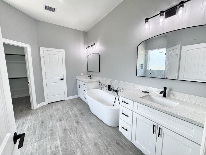 Furnished interior view inside a new home in , Dayton (Image 9).