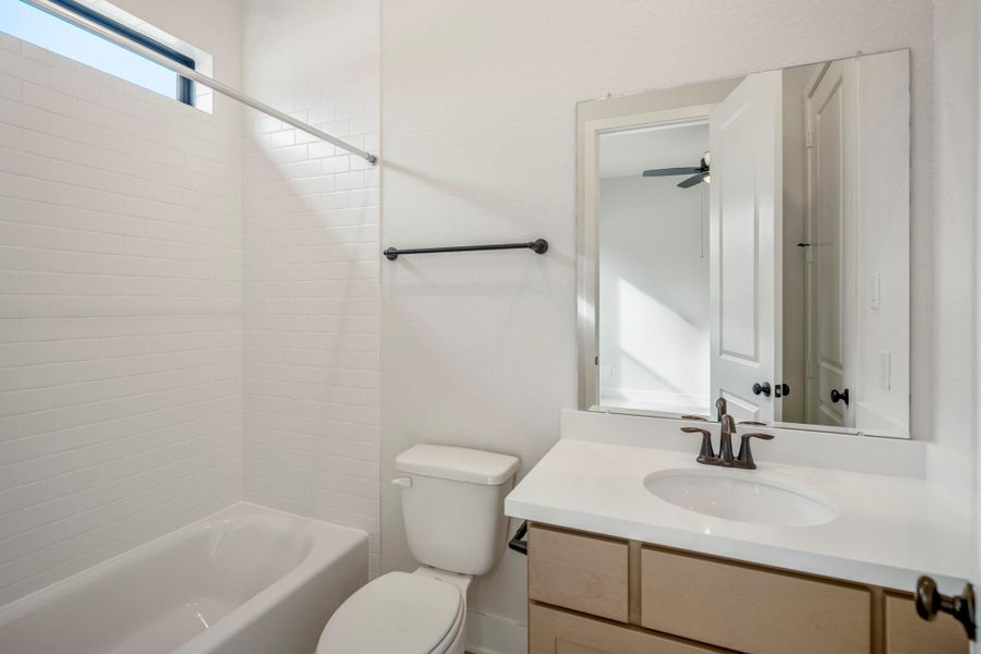 Furnished interior view inside a new home in ARTAVIA 55' Lots, Conroe (Image 17). Furnished interior view inside a new home in ARTAVIA 55' Lots, Conroe (Image 17).