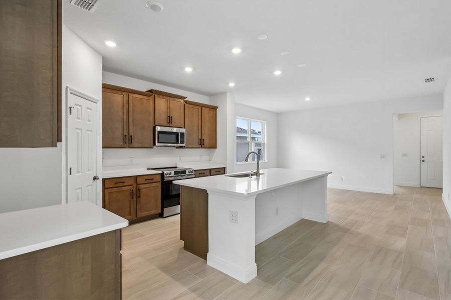 Furnished interior view inside a new home in Trinity Lakes, Groveland (Image 6).