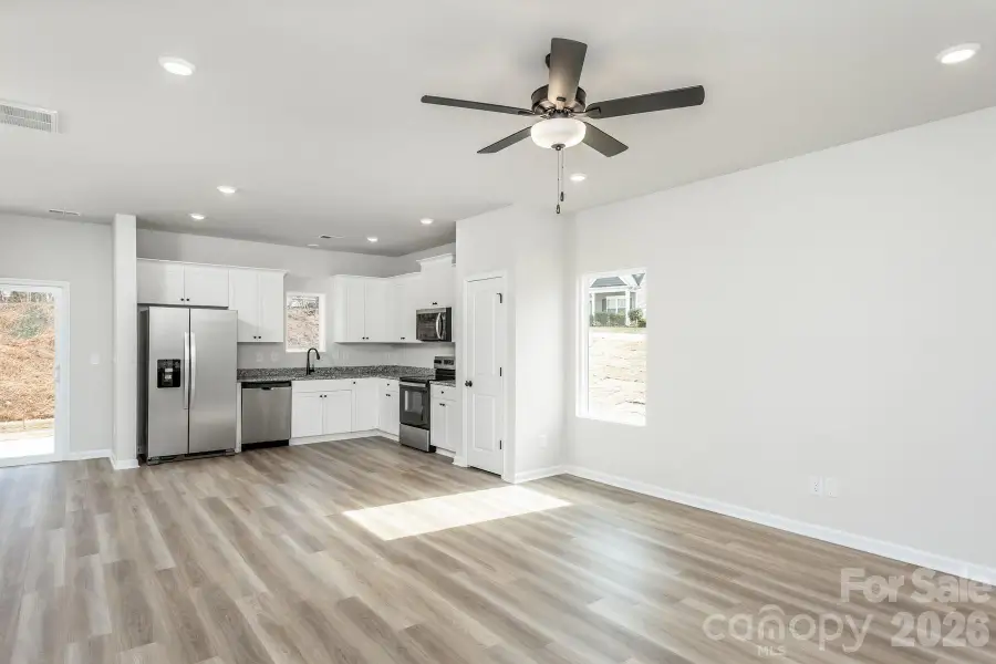 Spacious, unfurnished interior of a new home in , Winston-Salem (Image 12).