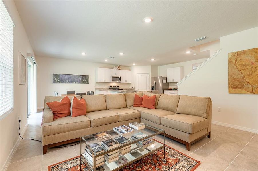 Furnished interior view inside a new home in Fountain View, Ormond Beach (Image 16).