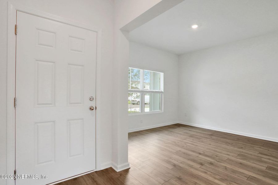 Spacious, unfurnished interior of a new home in Bellbrooke, Jacksonville (Image 39).