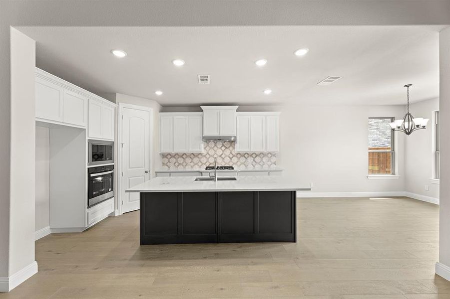 11. 4281 Berylline - Kitchen