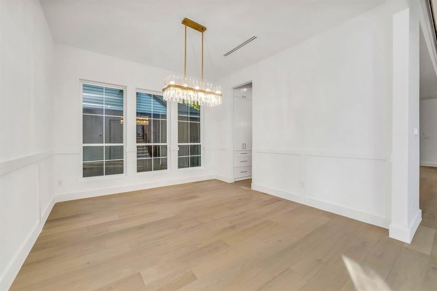Spacious, unfurnished interior of a new home in , Dallas (Image 25).