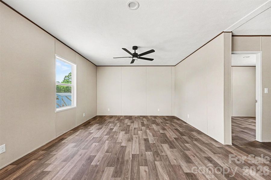 Spacious, unfurnished interior of a new home in , Davidson (Image 10).