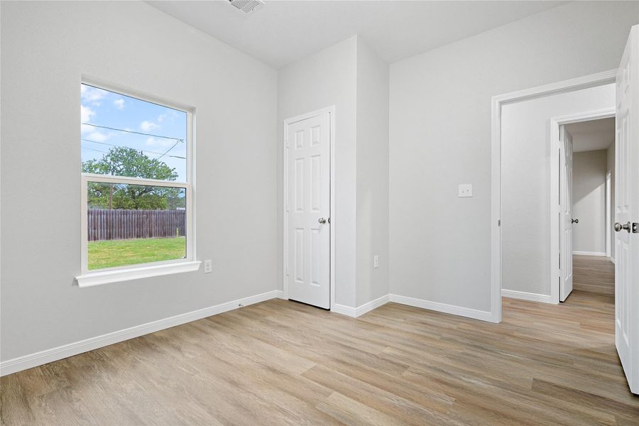 Spacious, unfurnished interior of a new home in , Crosby (Image 10).