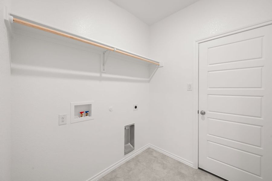 Spacious, unfurnished interior of a new home in Summer Crest, Fort Worth (Image 30). Spacious, unfurnished interior of a new home in Summer Crest, Fort Worth (Image 30).