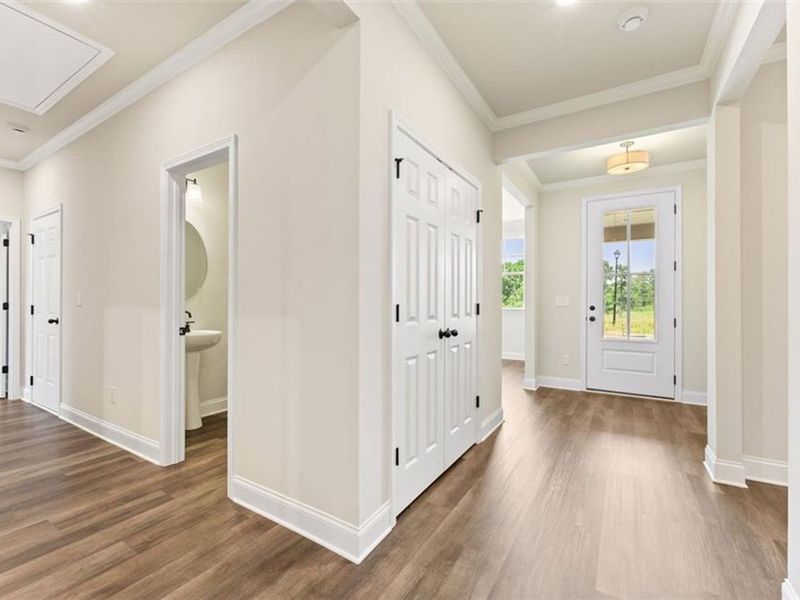 Spacious, unfurnished interior of a new home in Wehunt Meadows, Hoschton (Image 13).