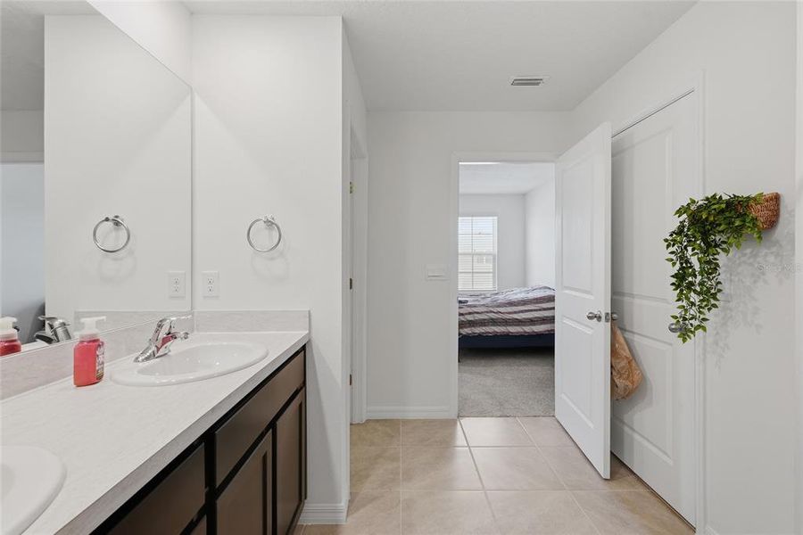 Furnished interior view inside a new home in Avalon Woods, Newberry (Image 15).