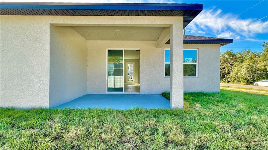Exterior details and patio area of a home in , Poinciana (Image 29).