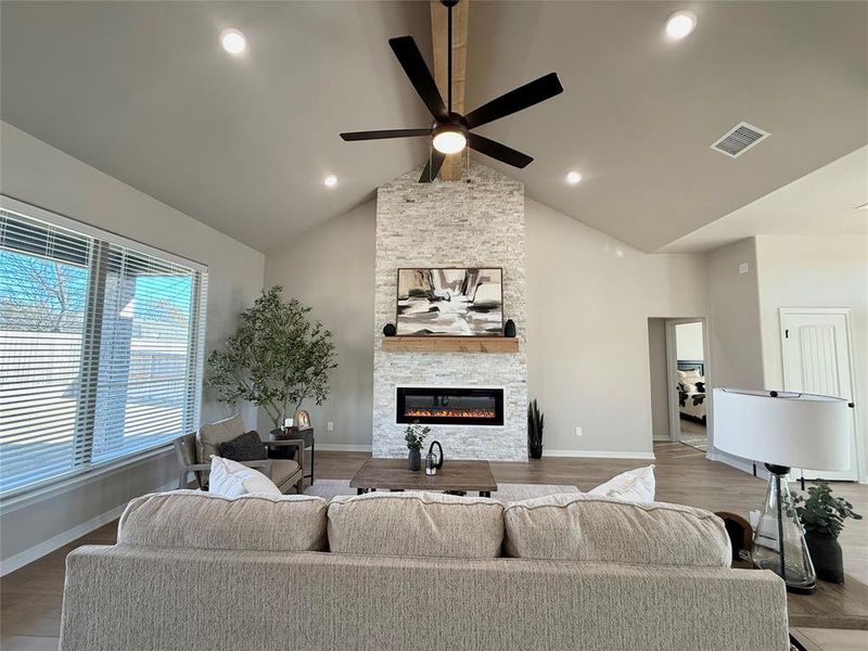 Furnished interior view inside a new home in , Lorena (Image 16).