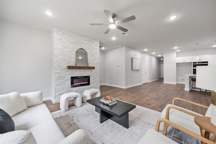 Furnished interior view inside a new home in , Dallas (Image 15).