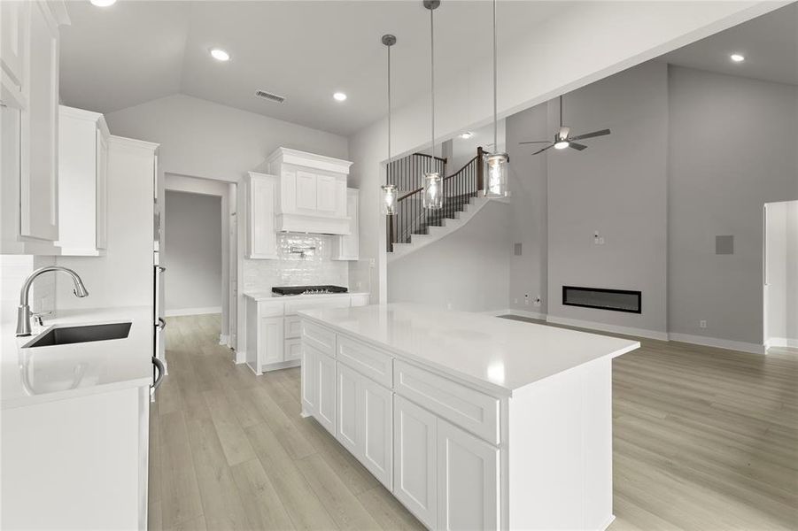 12. 2322 Bell - Kitchen (3) 12. 2322 Bell - Kitchen (3)