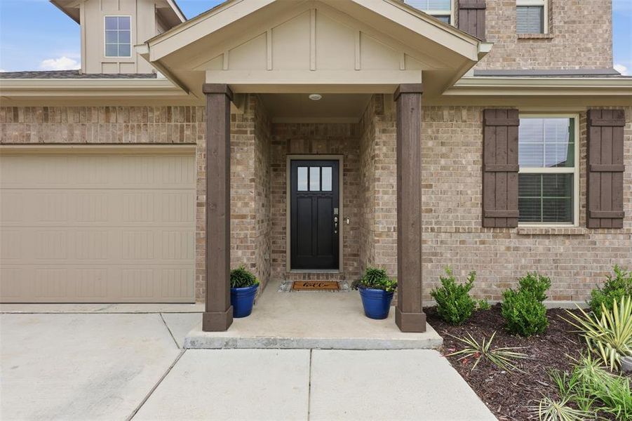 Exterior details and patio area of a home in , Denton (Image 4).
