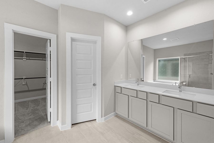 Furnished interior view inside a new home in Barton Creek Ranch, Conroe (Image 8).