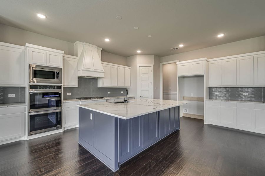 Representative furnished interior of a home built from the The Cedarcrest by Lillian Custom Homes in Bison Meadow, Waxahachie (Image 12). Representative furnished interior of a home built from the The Cedarcrest by Lillian Custom Homes in Bison Meadow, Waxahachie (Image 12).