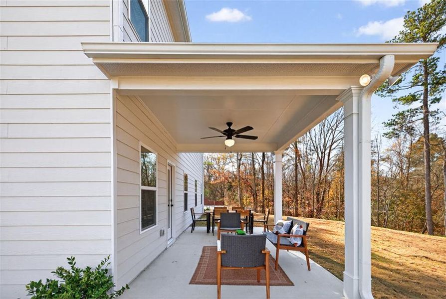 Exterior details and patio area of a home in Jones Ridge, Dallas (Image 3).