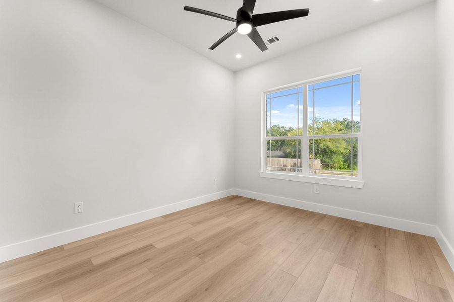 Spacious, unfurnished interior of a new home in , Leander (Image 21).