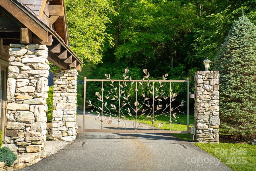 Front exterior of a new home in , Boone, NC, highlighting curb appeal (Image 2). Front exterior of a new home in , Boone, NC, highlighting curb appeal (Image 2).