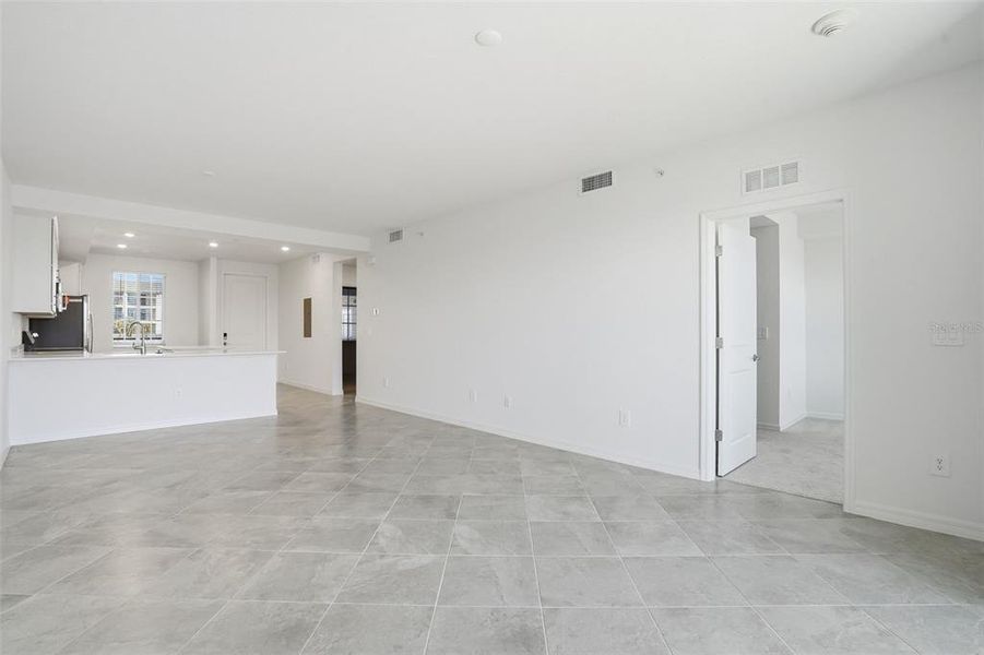 Spacious, unfurnished interior of a new home in Wellen Park Golf & Country Club, Venice (Image 11). Spacious, unfurnished interior of a new home in Wellen Park Golf & Country Club, Venice (Image 11).