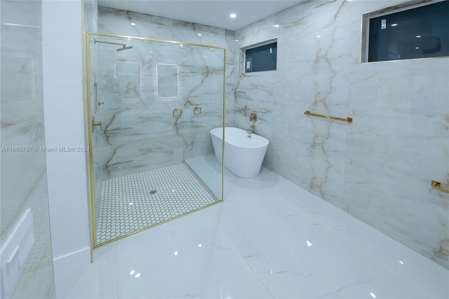 Furnished interior view inside a new home in , Cape Coral (Image 34).