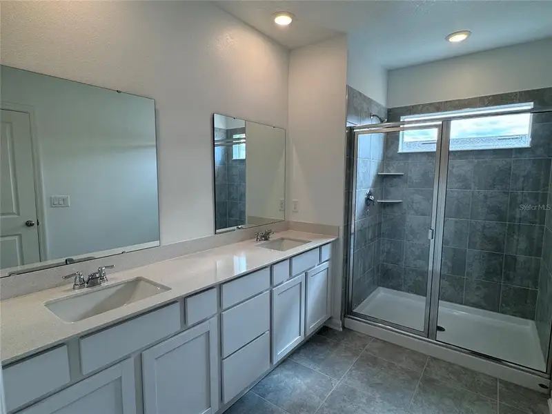 Furnished interior view inside a new home in , Kissimmee (Image 10).