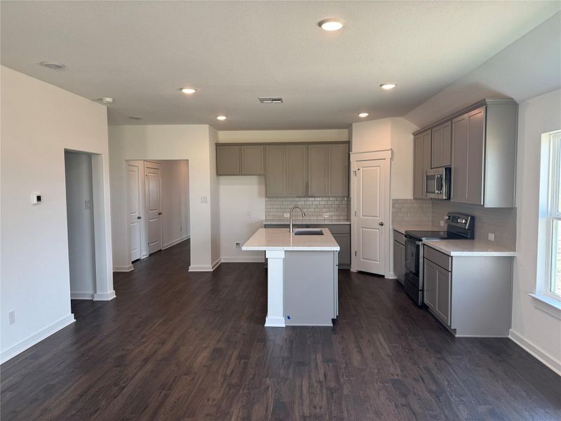 Furnished interior view inside a new home in Hunters Glen, Jarrell (Image 9).