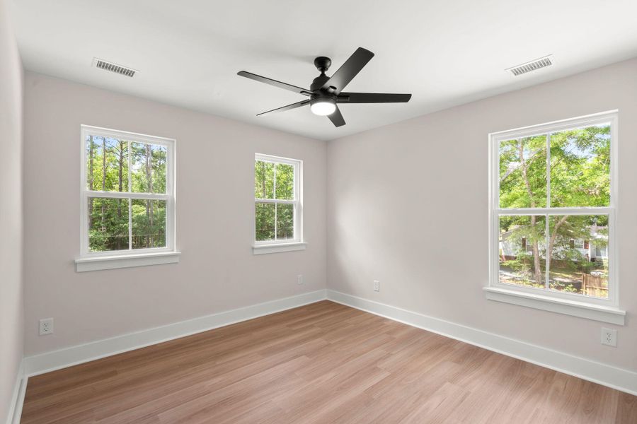 Spacious, unfurnished interior of a new home in , Hollywood (Image 16).